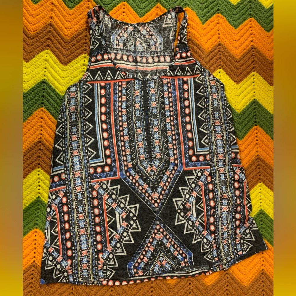 Women’s boho style printed sleeveless top size Xl